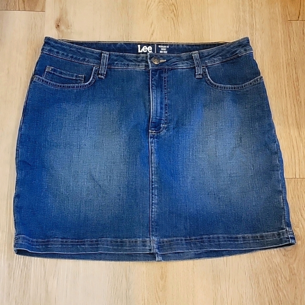 🍃 Lee womens skort Jeans Regular Fit Mid rise Sz 16